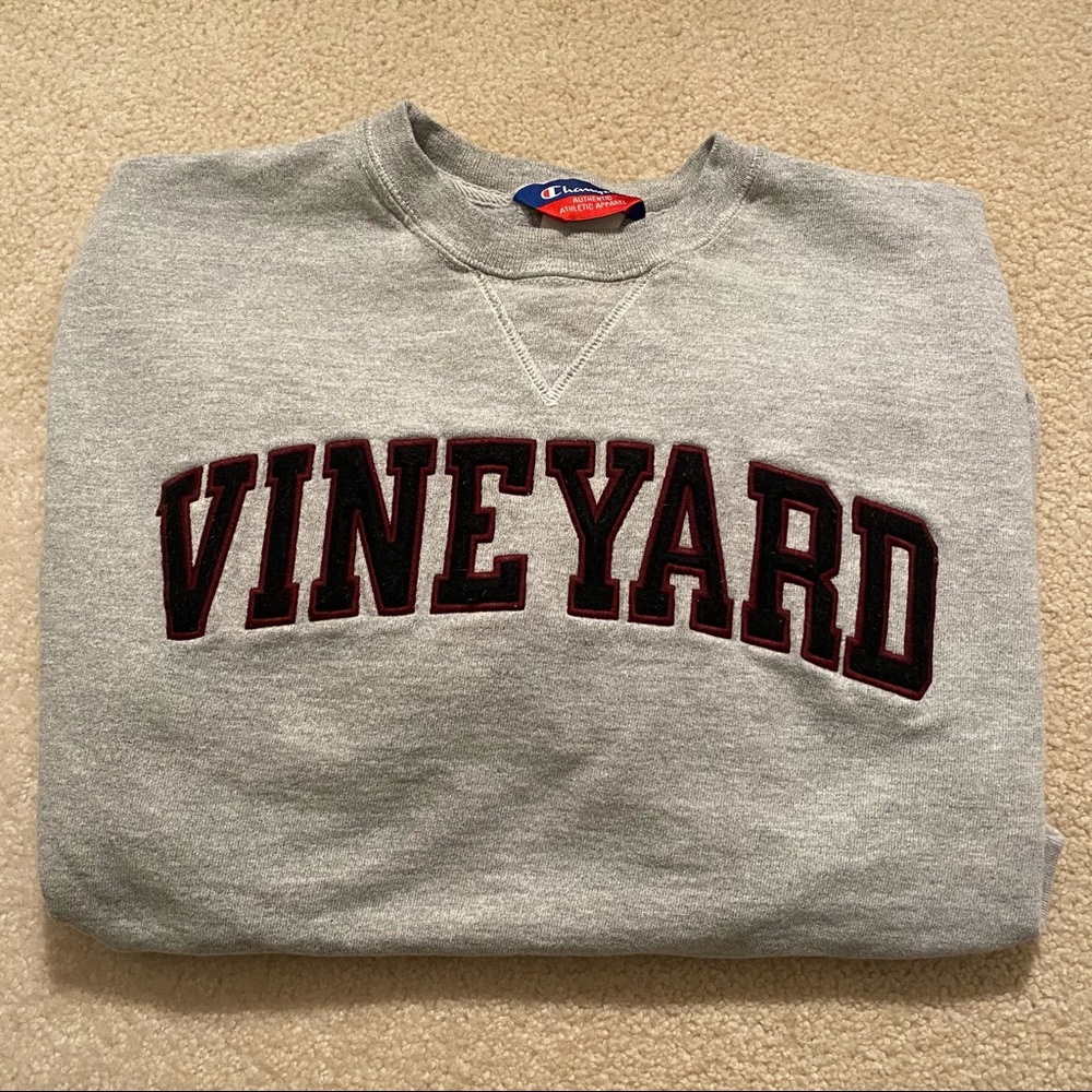 Vintage Champion “Vineyard” Crewneck Sweatshirt | size large
